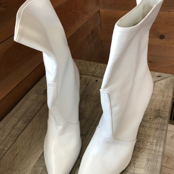 Kendall & Kylie… white pointed boots NWOT - Picture 15 of 16